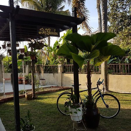 Big Garden Homestay Pantai Remis Exterior foto