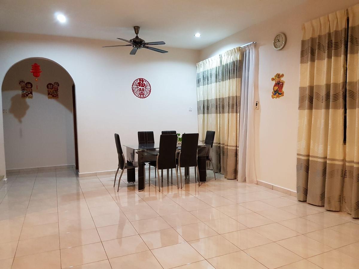 Big Garden Homestay Pantai Remis Exterior foto