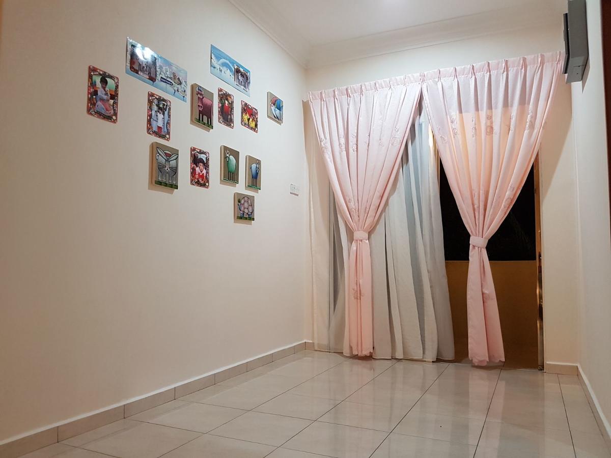 Big Garden Homestay Pantai Remis Exterior foto