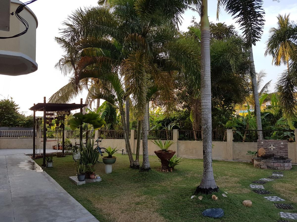Big Garden Homestay Pantai Remis Exterior foto