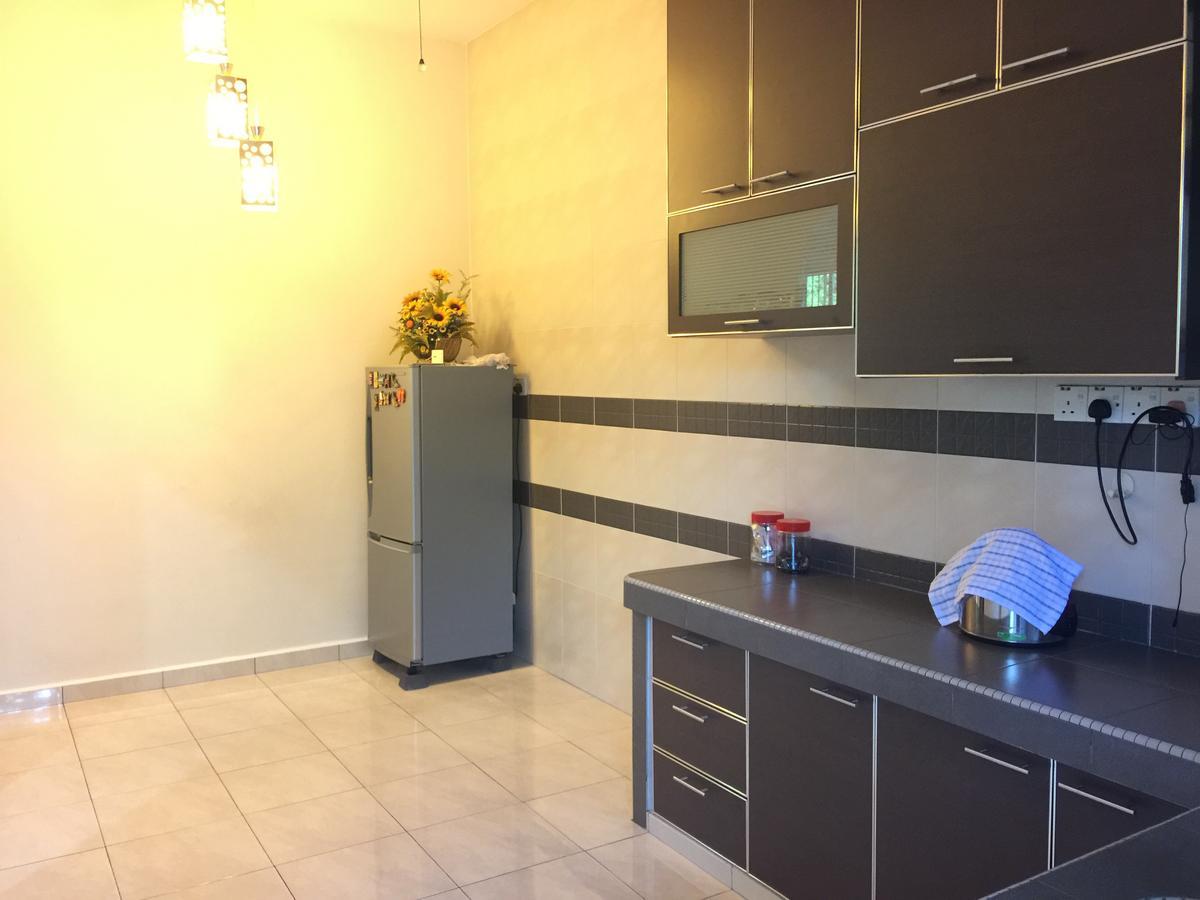 Big Garden Homestay Pantai Remis Exterior foto